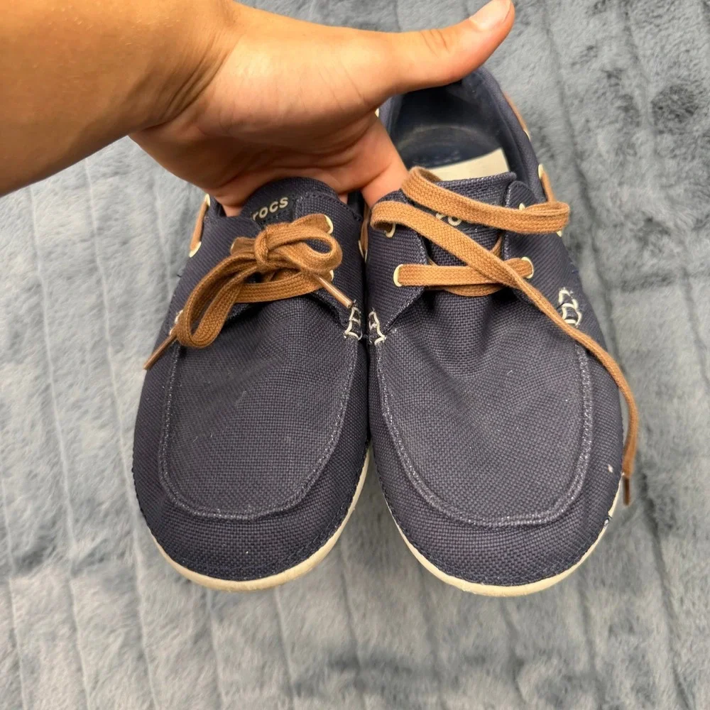 CROCS beach line